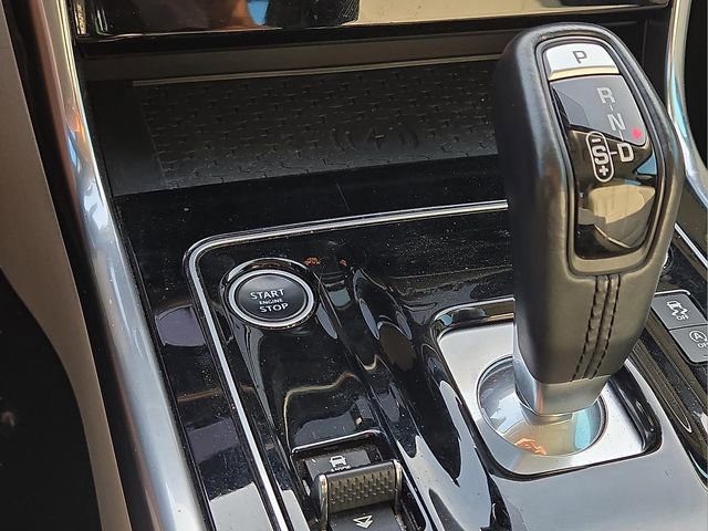 Used 2020 Jaguar XE S image 29