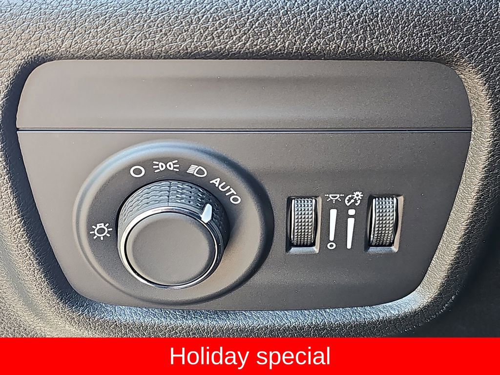 New 2025 Jeep Grand Cherokee Altitude image 26