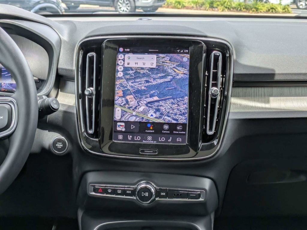 Certified 2023 Volvo XC40 B5 Plus w/ Driver Assist Package AWD/4WD image 22