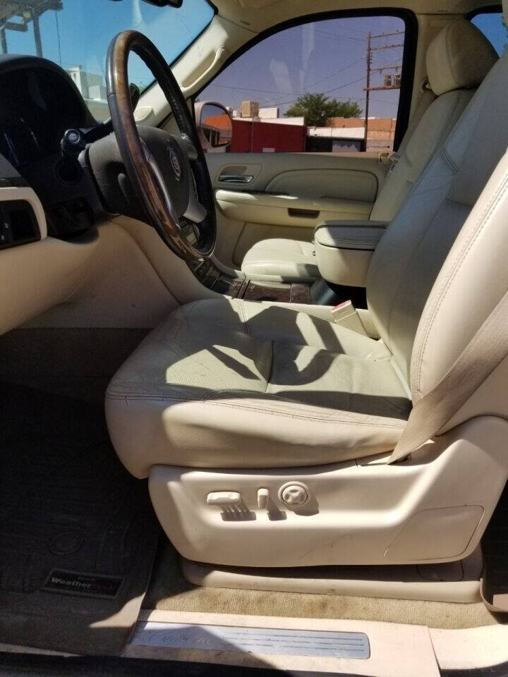 Used 2007 Cadillac Escalade AWD w/ Information Package image 5