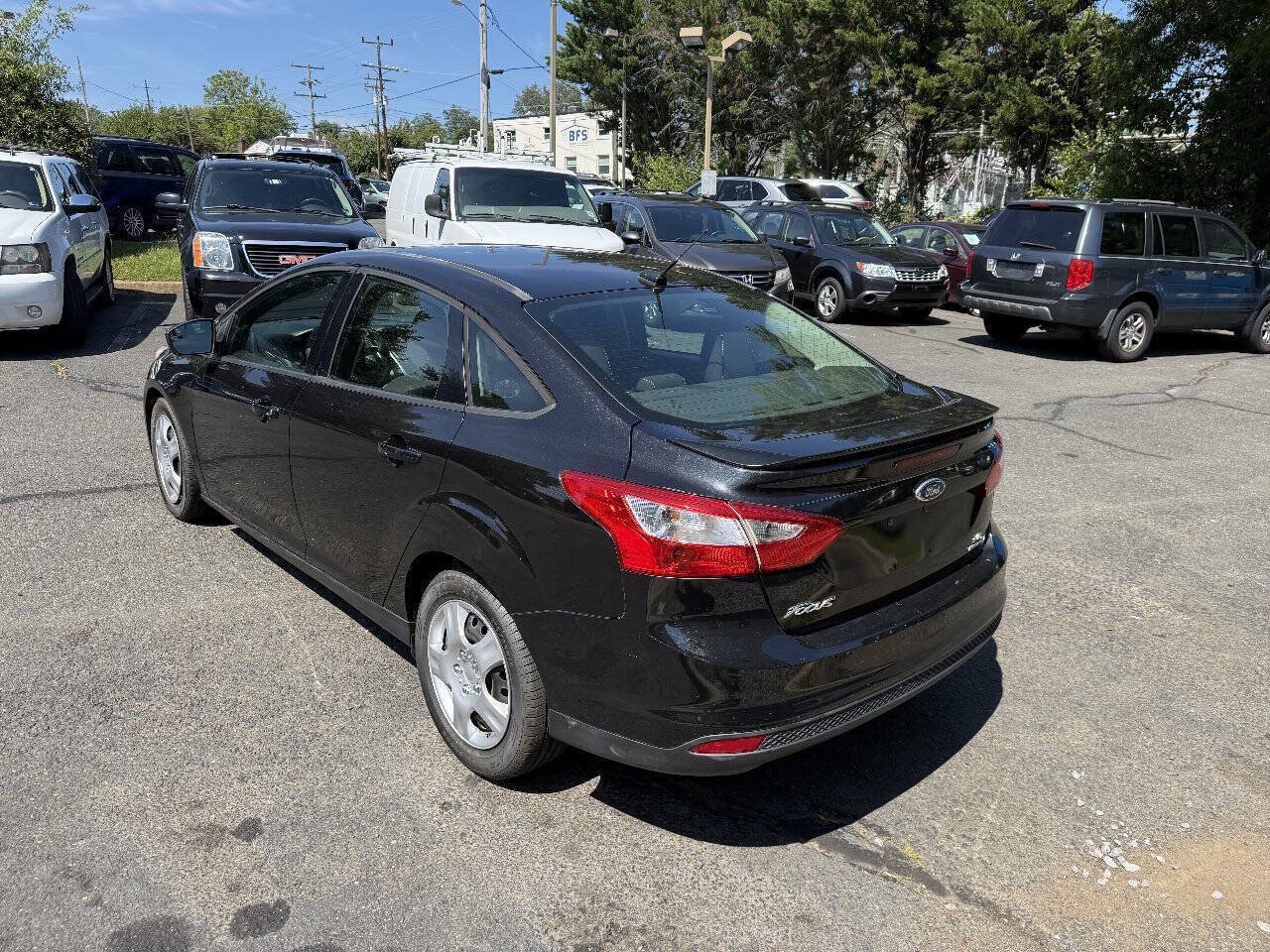 Used 2012 Ford Focus SE w/ Interior Protection Pkg FWD image 5
