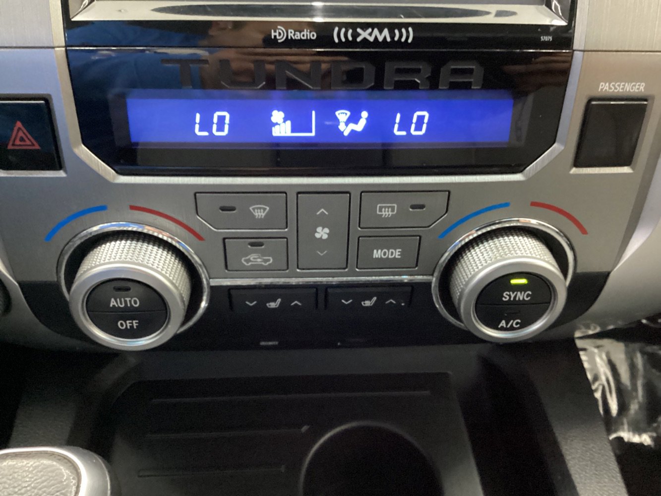 Used 2015 Toyota Tundra Limited w/ Limited Premium Package image 35