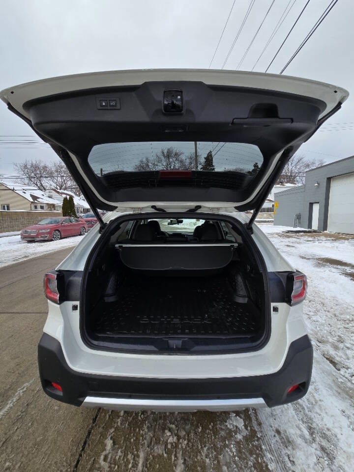 Used 2025 Subaru Outback Limited image 25