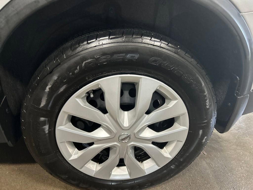 Used 2016 Nissan Rogue S image 16