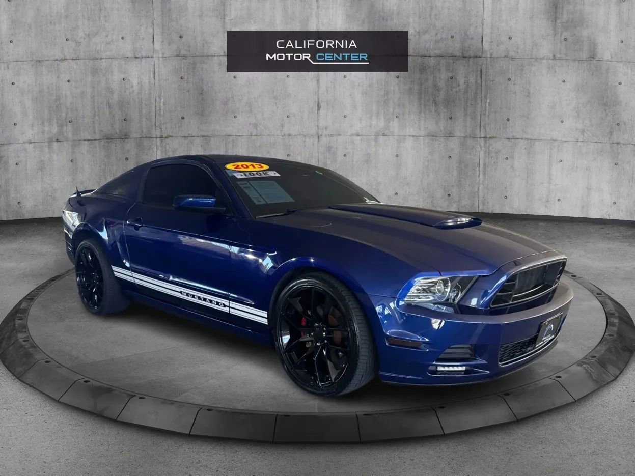 Used 2013 Ford Mustang Coupe RWD image 1