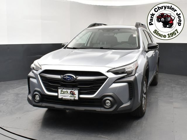 Used 2023 Subaru Outback Premium AWD/4WD image 2