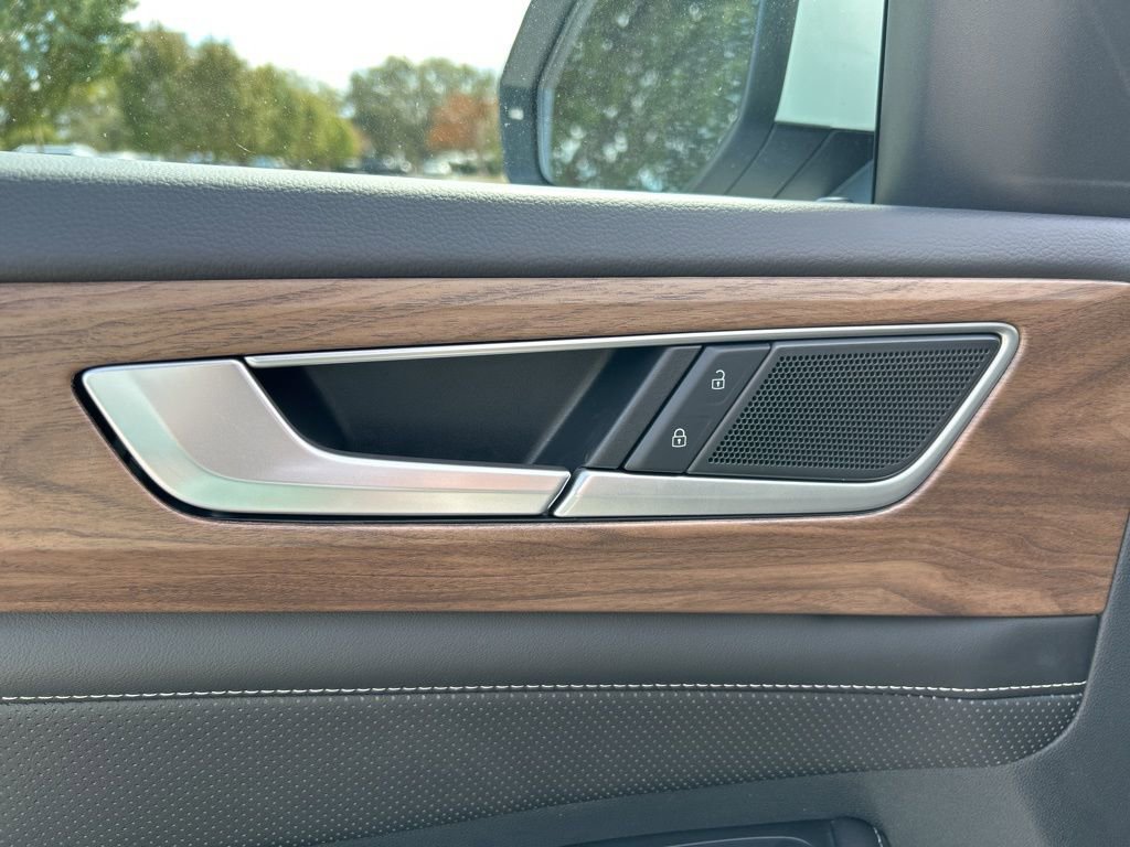 New 2026 Volkswagen Atlas SE FWD image 18