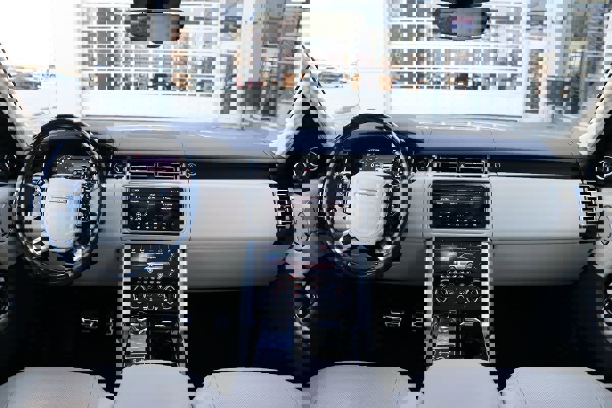 Used 2021 Land Rover Range Rover P525 Westminster Edition LWB image 16