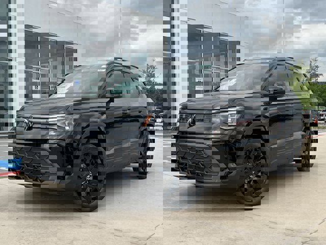 New 2025 Volkswagen Taos SE
