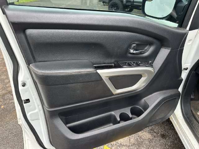 Used 2019 Nissan Titan PRO-4X AWD/4WD image 8