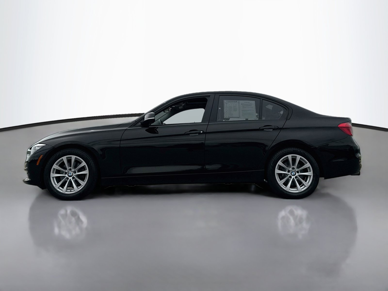 Used 2016 BMW 320i xDrive Sedan AWD/4WD image 4