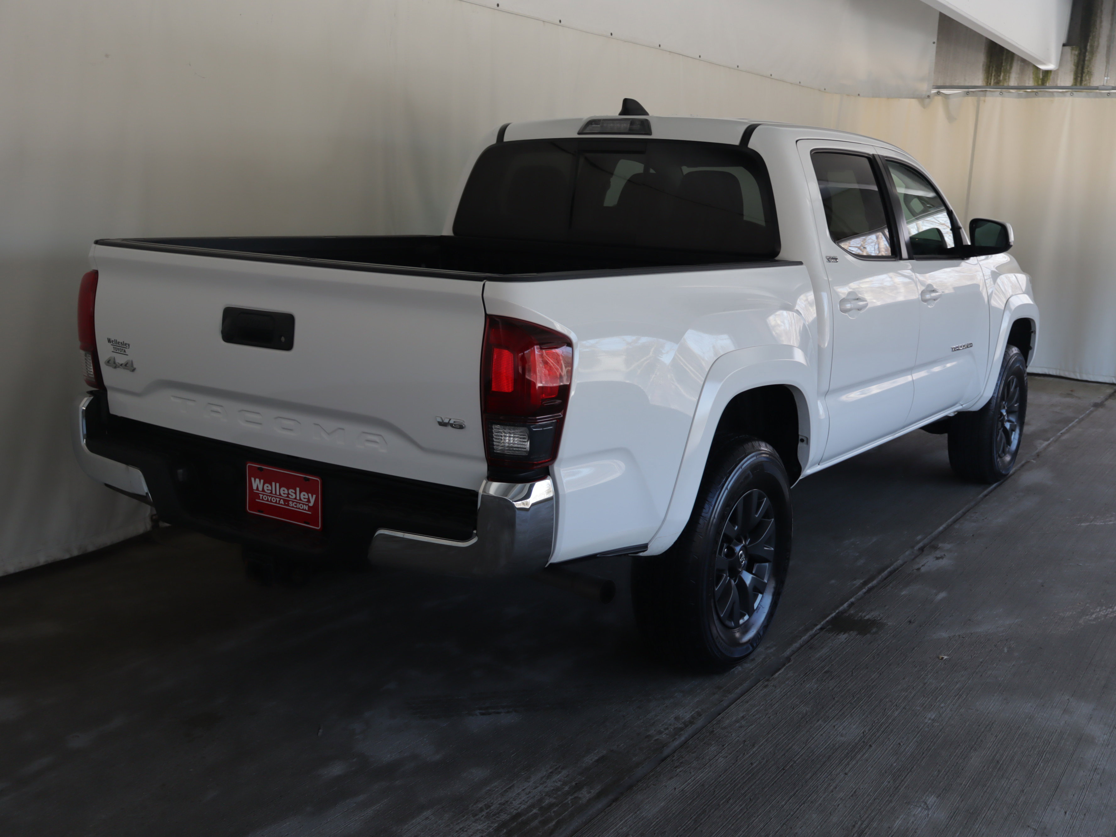 Used 2023 Toyota Tacoma SR5 AWD/4WD image 6