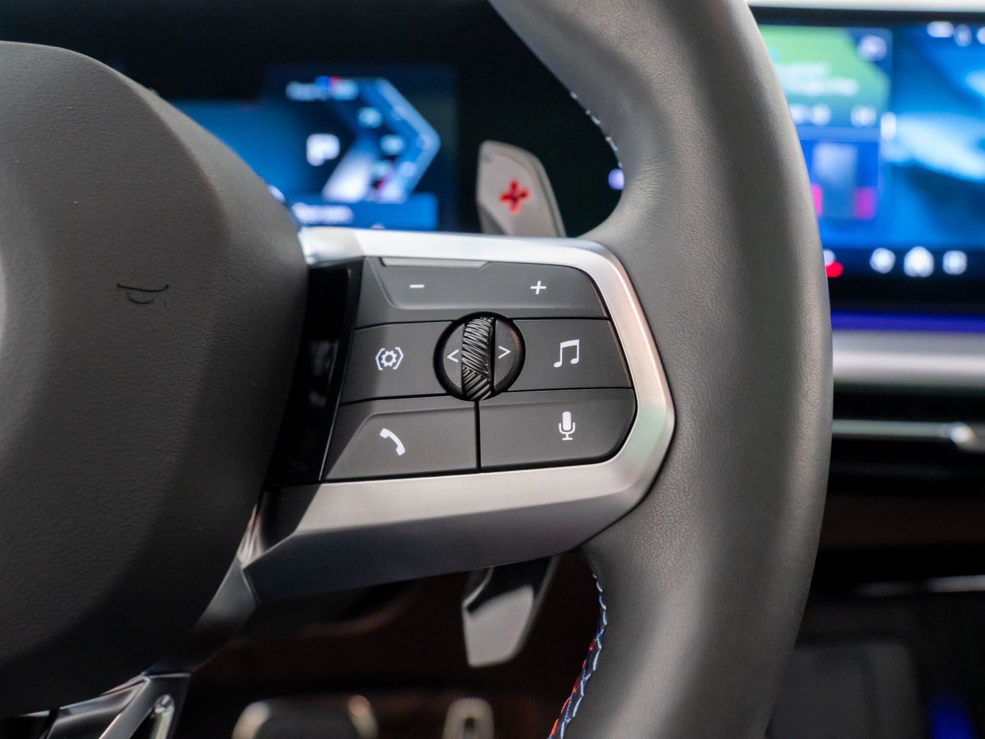 Certified 2025 BMW X2 M35i image 33