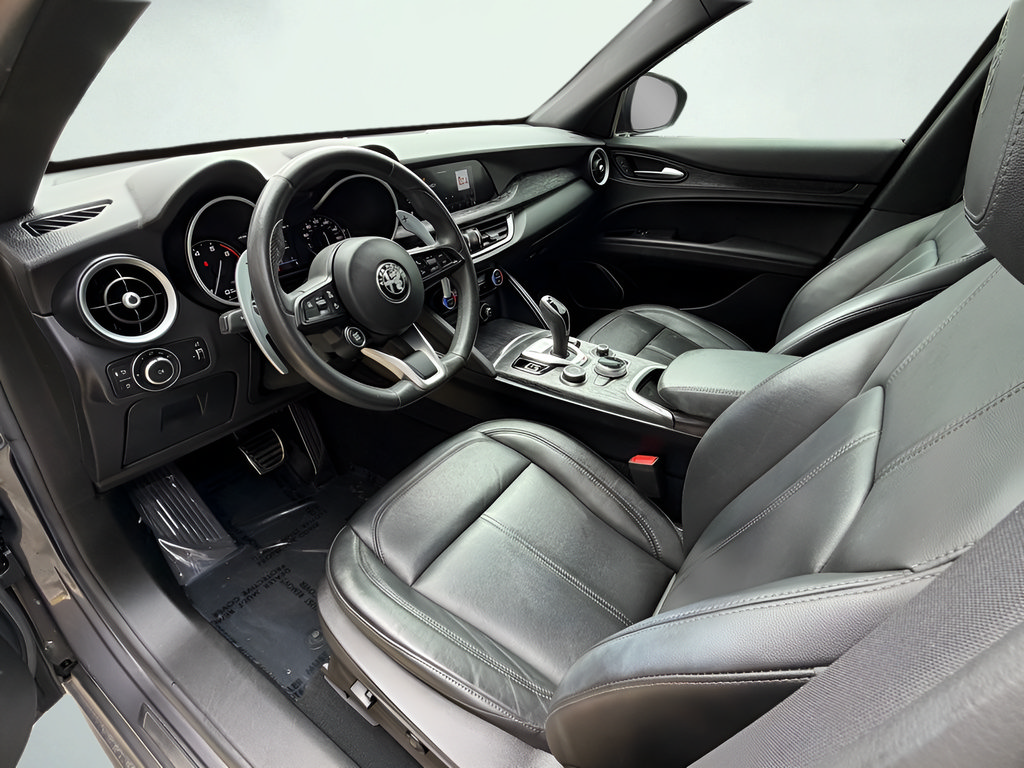 Used 2022 Alfa Romeo Stelvio Sprint RWD image 17