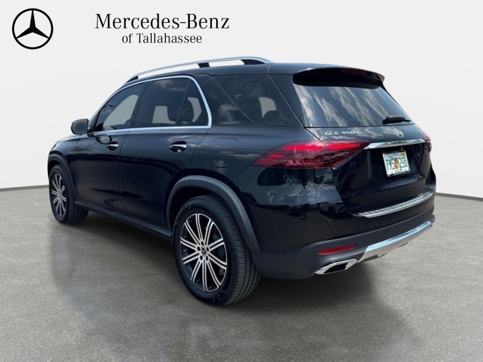 Certified 2025 Mercedes-Benz GLE 450e 4MATIC image 3