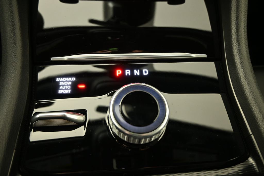 Used 2025 Jeep Grand Cherokee L Limited w/ Black Appearance Package image 33