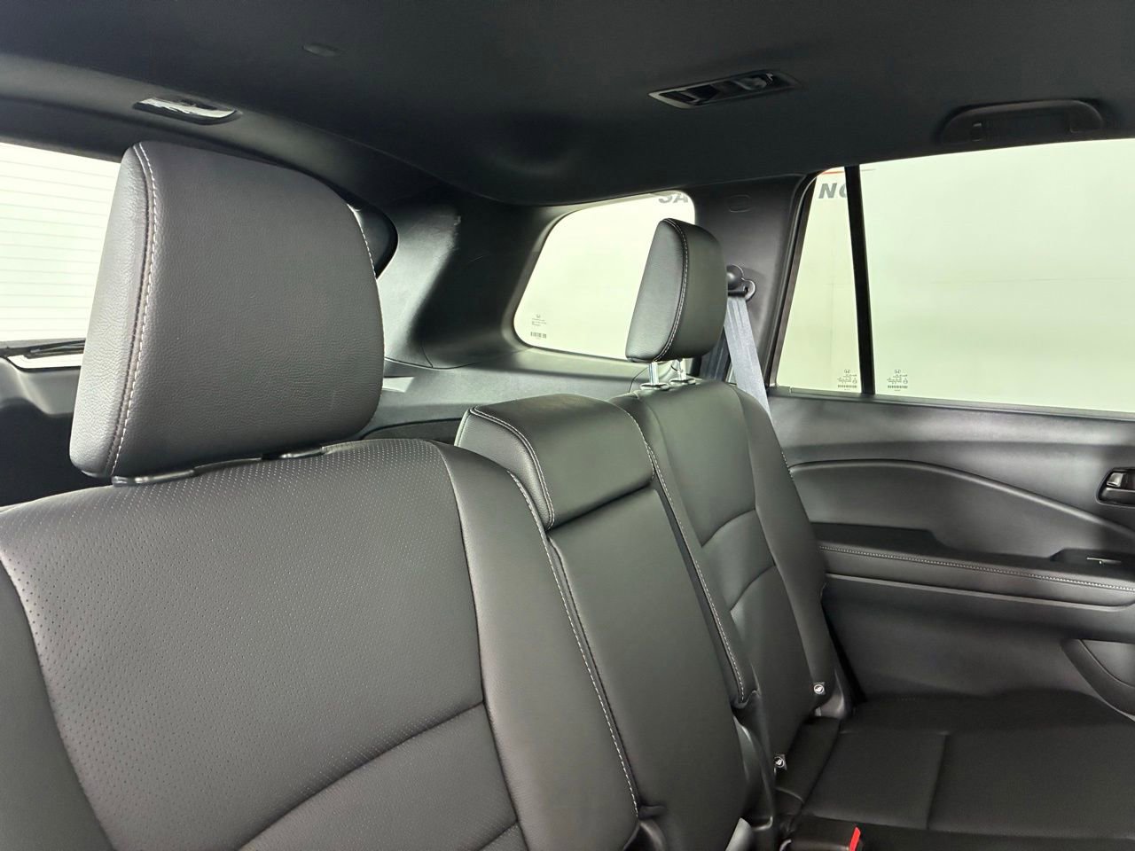 Used 2025 Honda Passport EX-L image 29