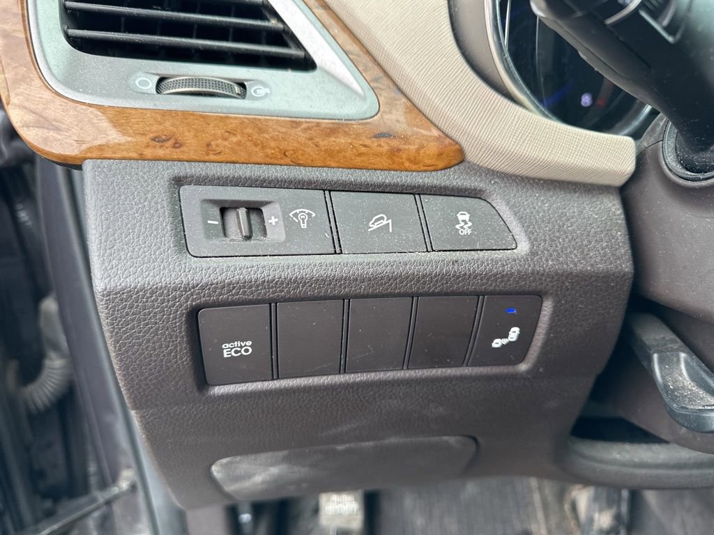 Used 2015 Hyundai Santa Fe Sport w/ Option Group 03 image 18