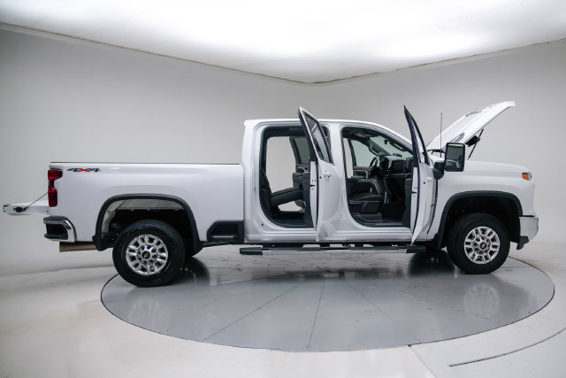 Used 2025 Chevrolet Silverado 2500 LT w/ Convenience Package AWD/4WD image 14