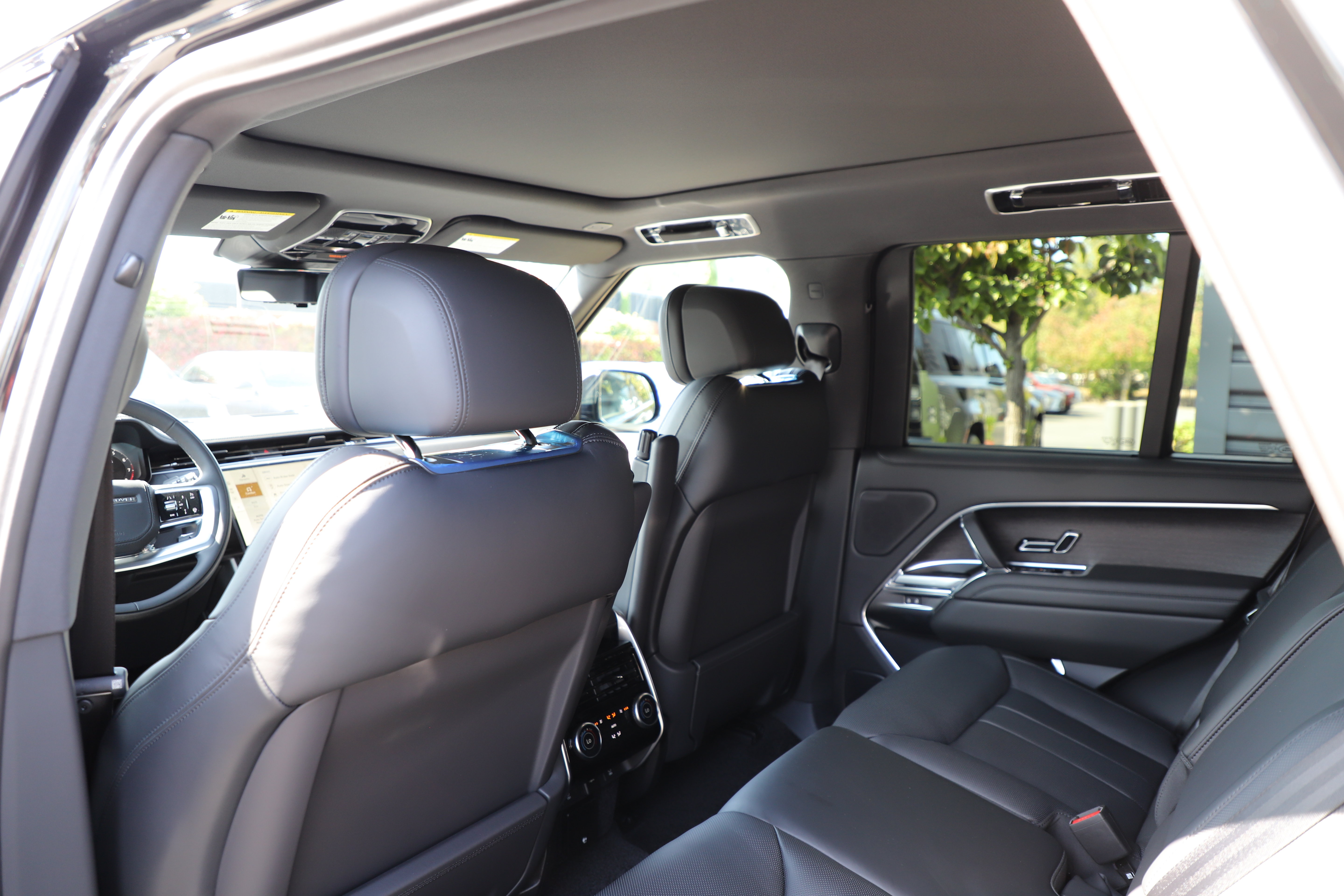 New 2026 Land Rover Range Rover SE AWD/4WD image 15