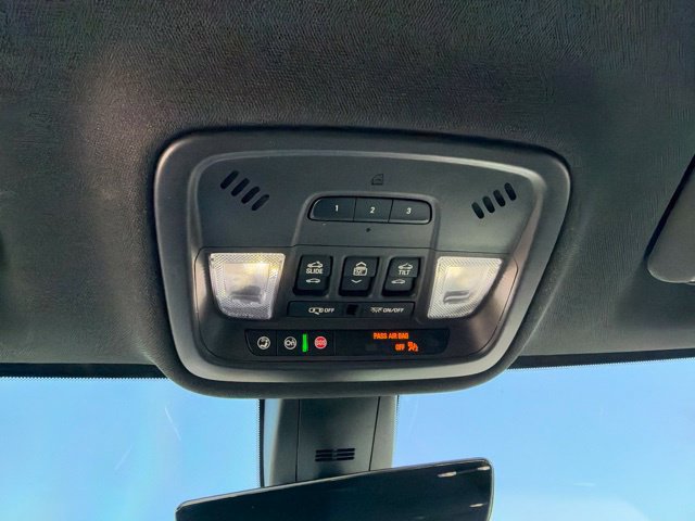 Used 2023 Chevrolet Traverse Premier FWD image 25
