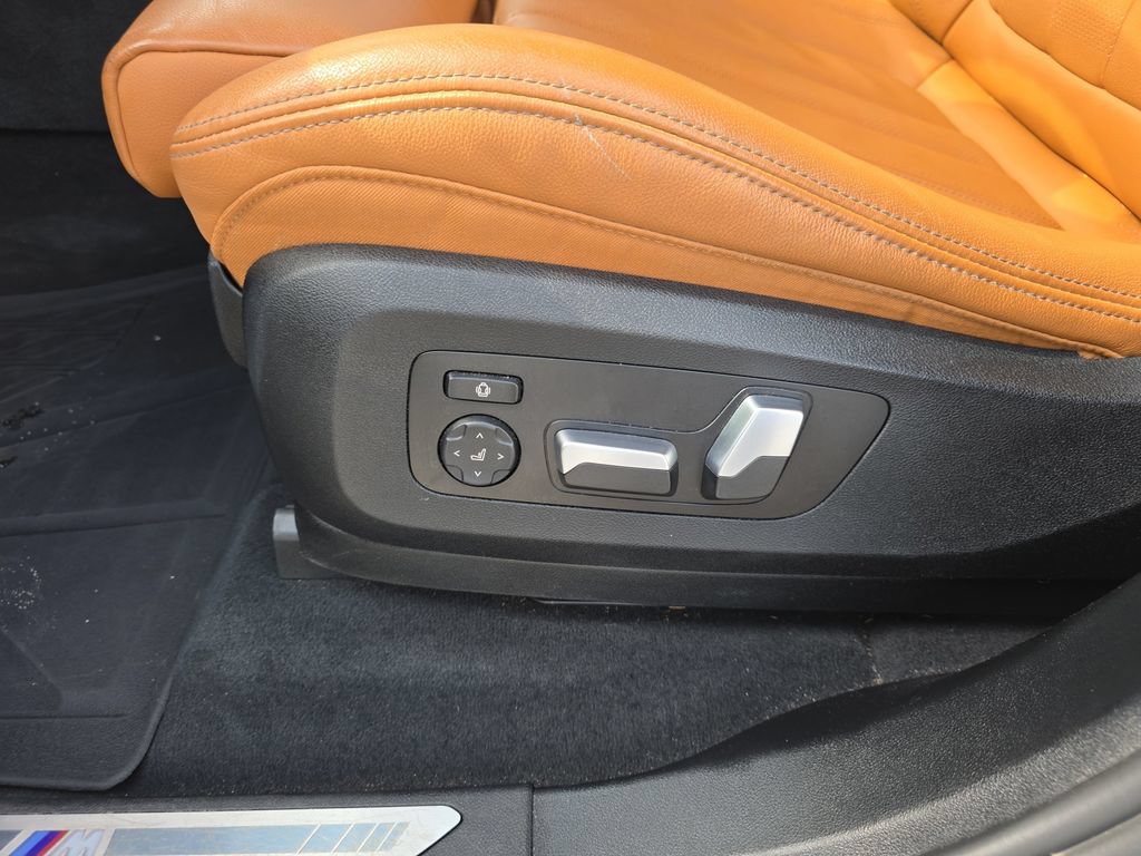 Used 2022 BMW X5 xDrive40i w/ M Sport Package AWD/4WD image 13