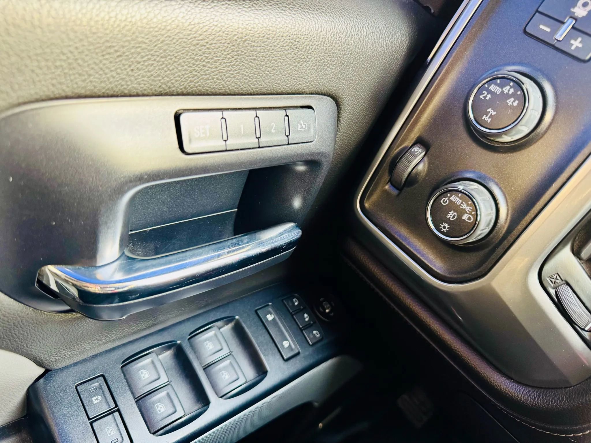 Used 2014 Chevrolet Silverado 1500 LTZ image 11