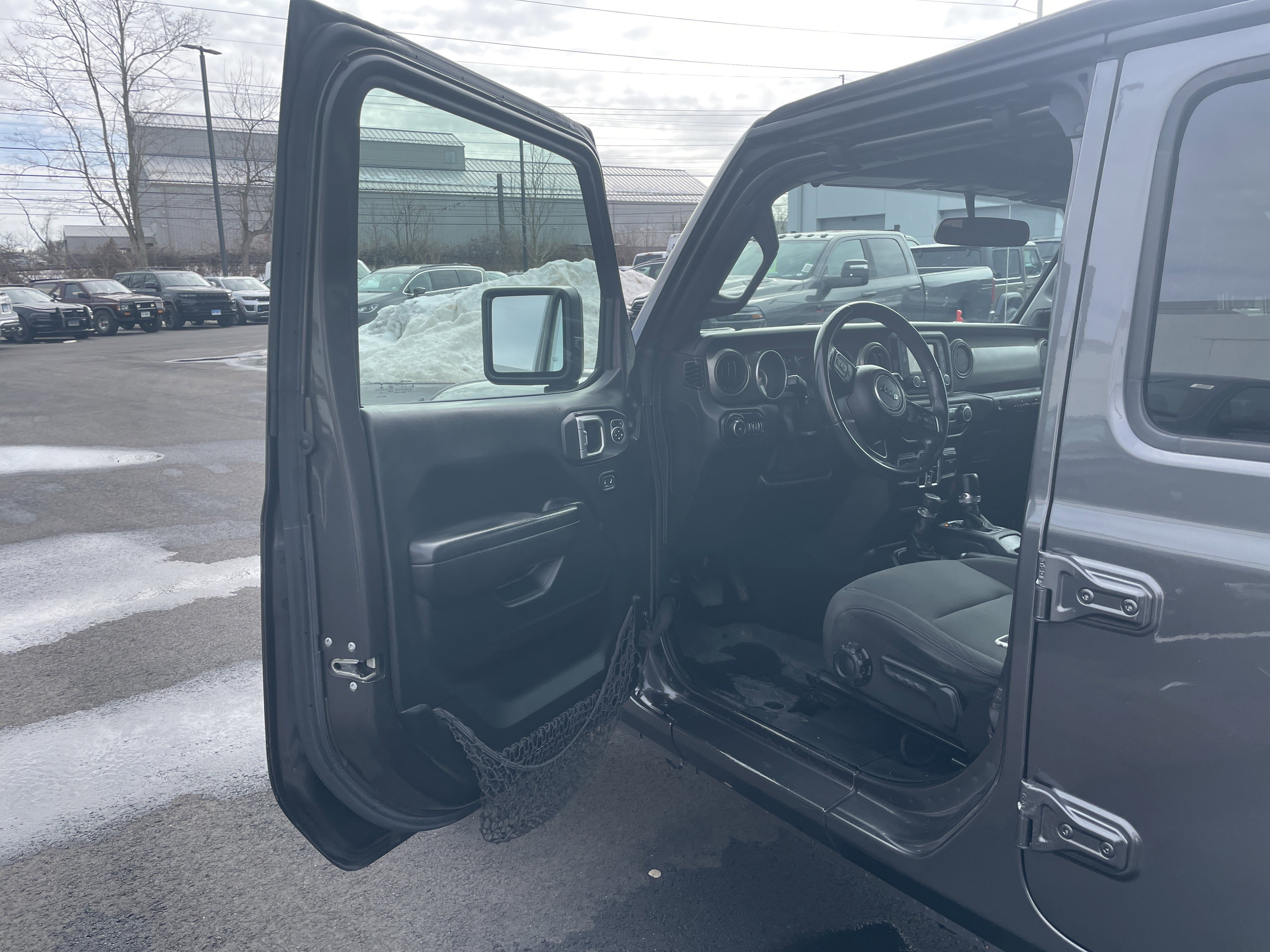 Used 2018 Jeep Wrangler Unlimited Sport S image 32