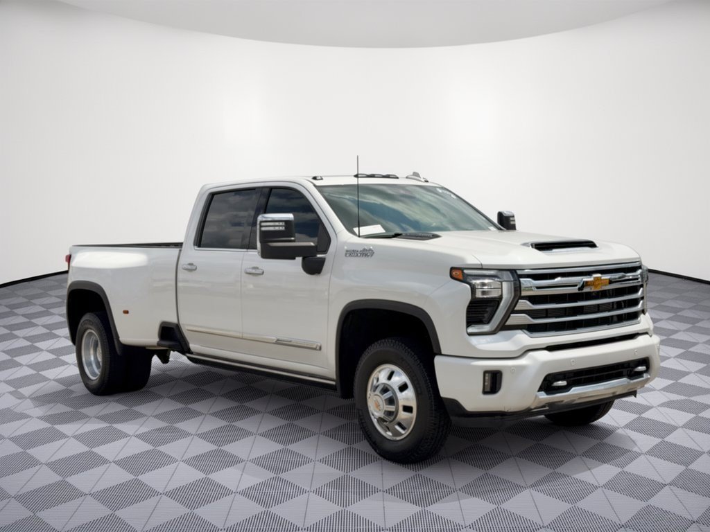 Used 2025 Chevrolet Silverado 3500 High Country w/ High Country Premium Package AWD/4WD image 7