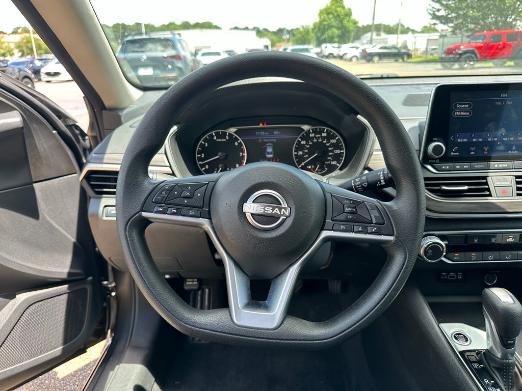 Used 2025 Nissan Altima 2.5 SV FWD image 17
