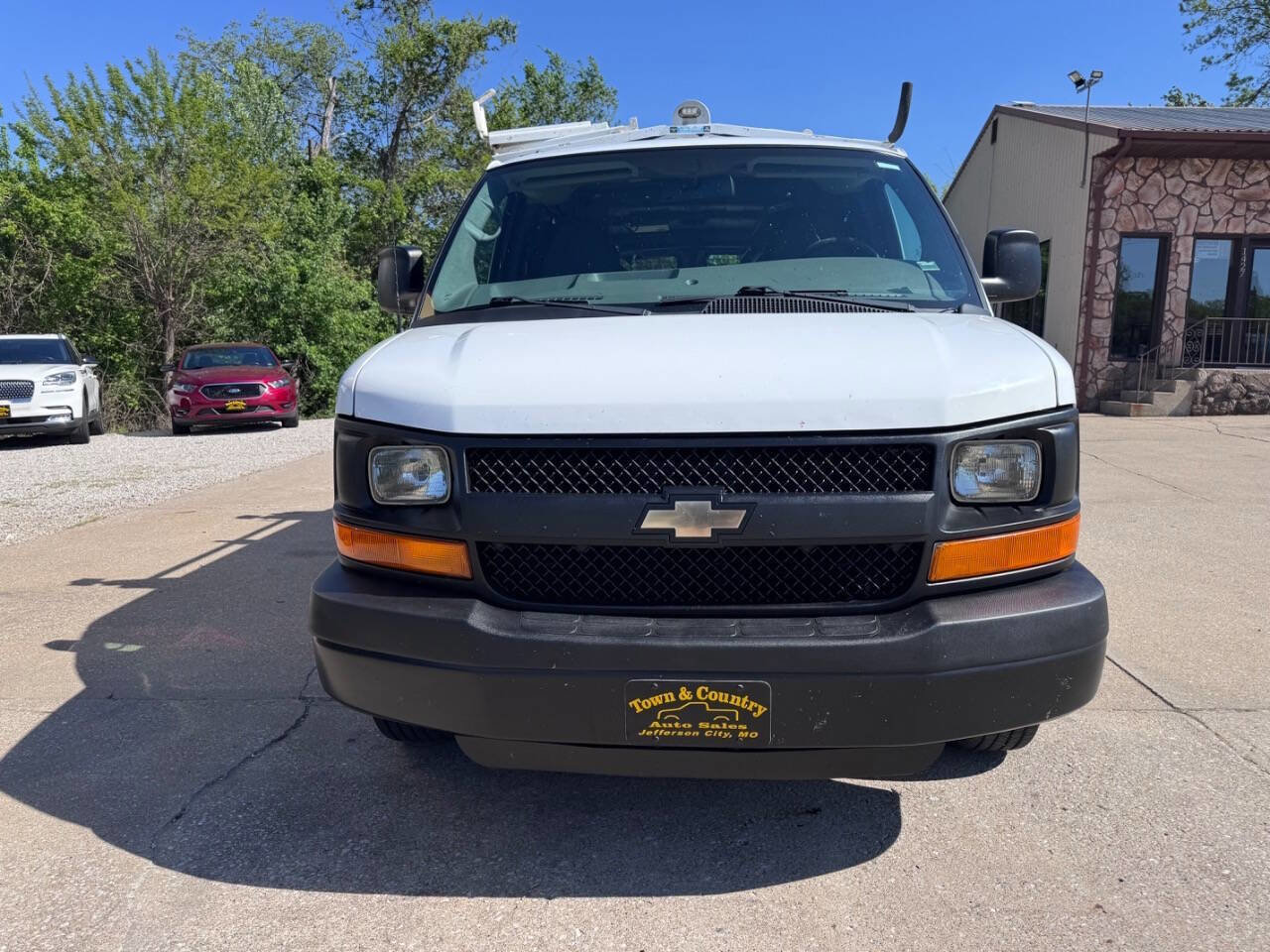 Used 2013 Chevrolet Express 2500 RWD image 2