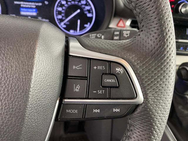 Used 2024 Toyota Sienna Limited image 15