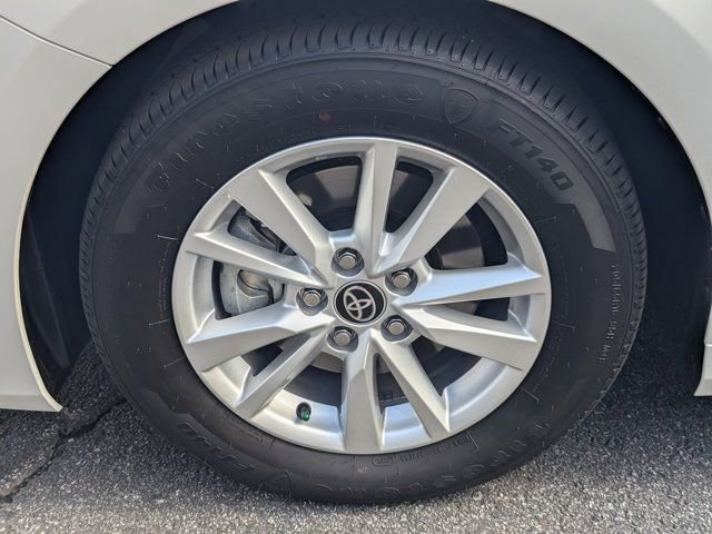 Used 2025 Toyota Camry LE w/ Convenience Package image 11