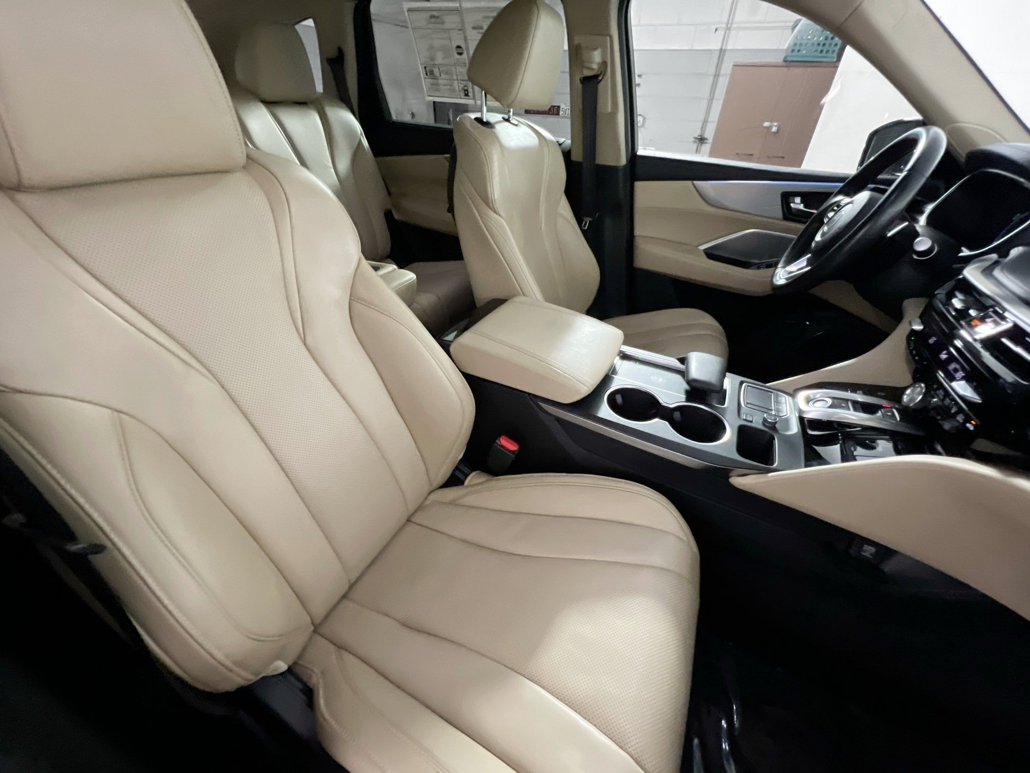Used 2022 Acura MDX w/ Technology Package FWD image 30
