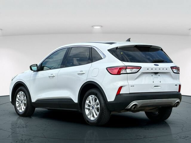 Used 2022 Ford Escape SE w/ Convenience Package FWD image 4