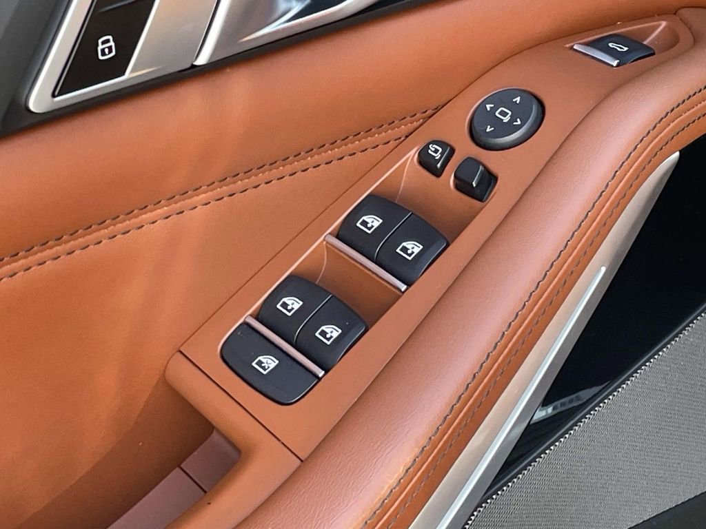 Used 2022 BMW X5 M50i image 16