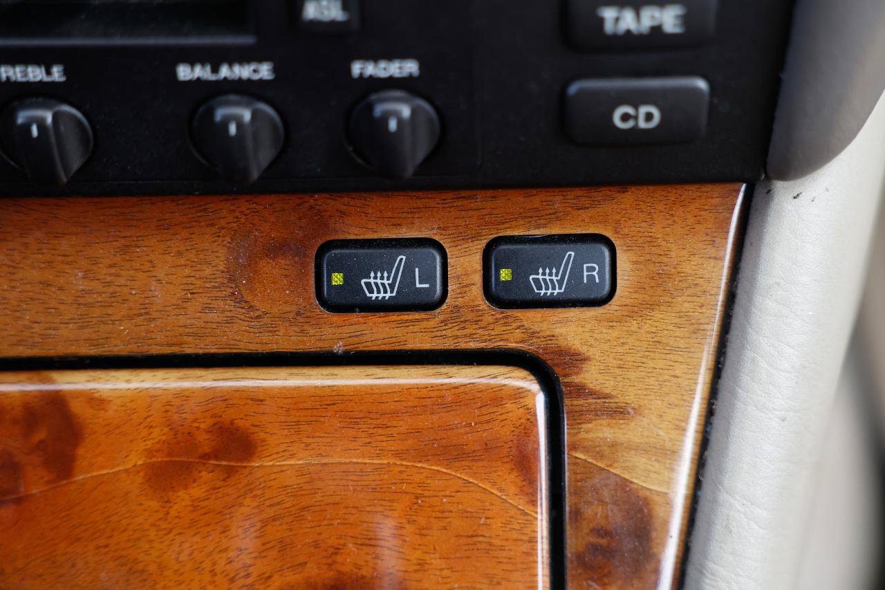 Used 1999 Lexus LS 400 w/ Premium Pkg RWD image 32