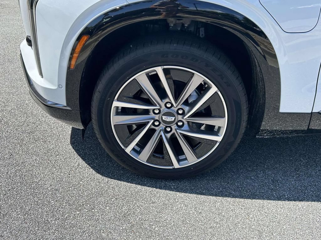 New 2027 Cadillac Vistiq Sport w/ LPO, Floor Liner Package AWD/4WD image 8