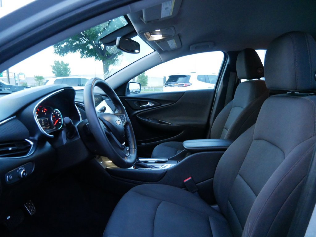Used 2016 Chevrolet Malibu LT FWD image 9