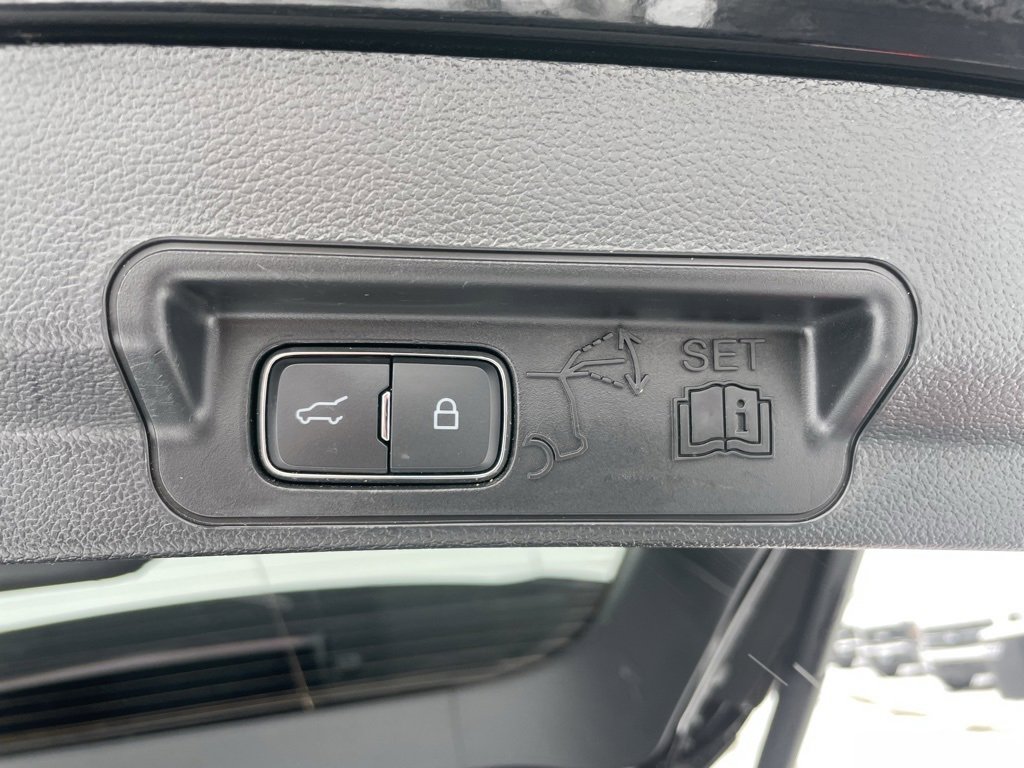 Used 2023 Ford Explorer XLT w/ Equipment Group 202A image 36