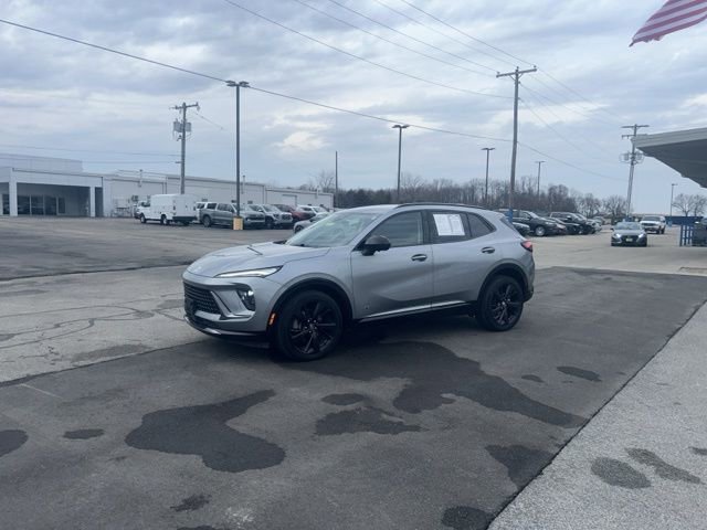 Used 2025 Buick Envision Sport Touring image 2