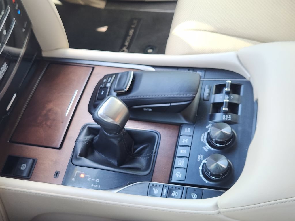 Used 2021 Lexus LX 570 4WD w/ Luxury Package image 21