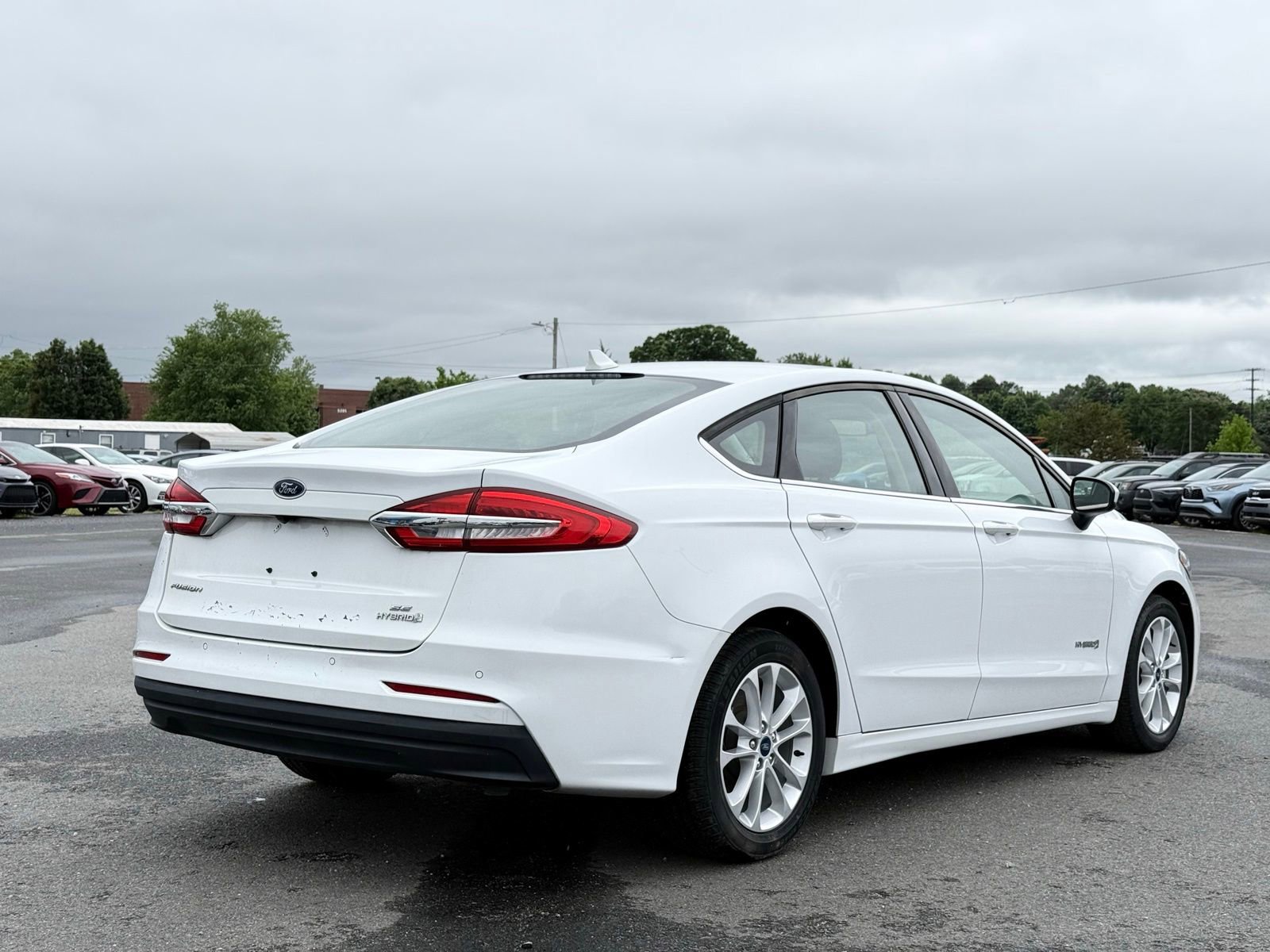 Used 2019 Ford Fusion SE FWD image 8