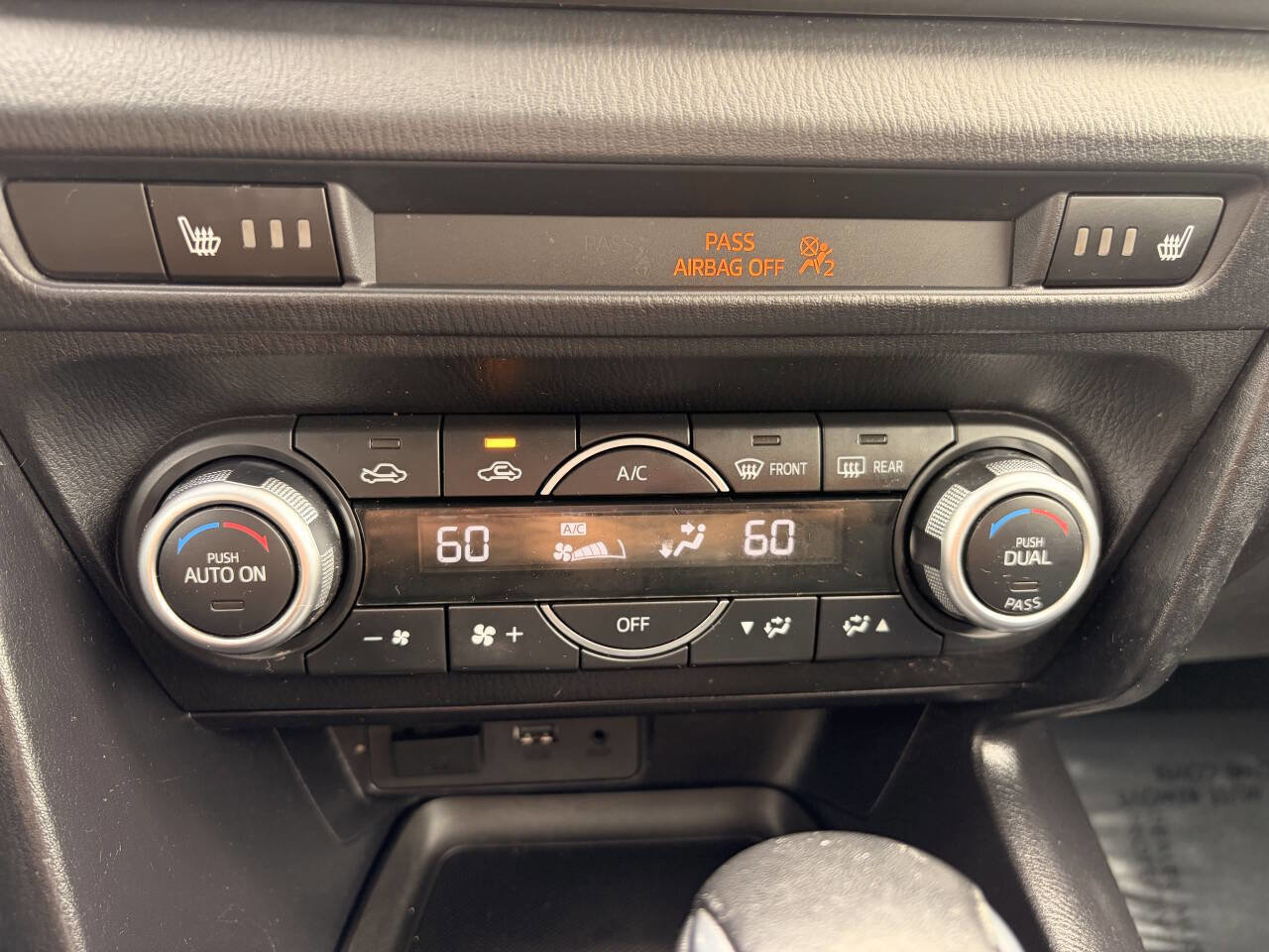 Used 2018 MAZDA MAZDA3 Touring FWD image 30
