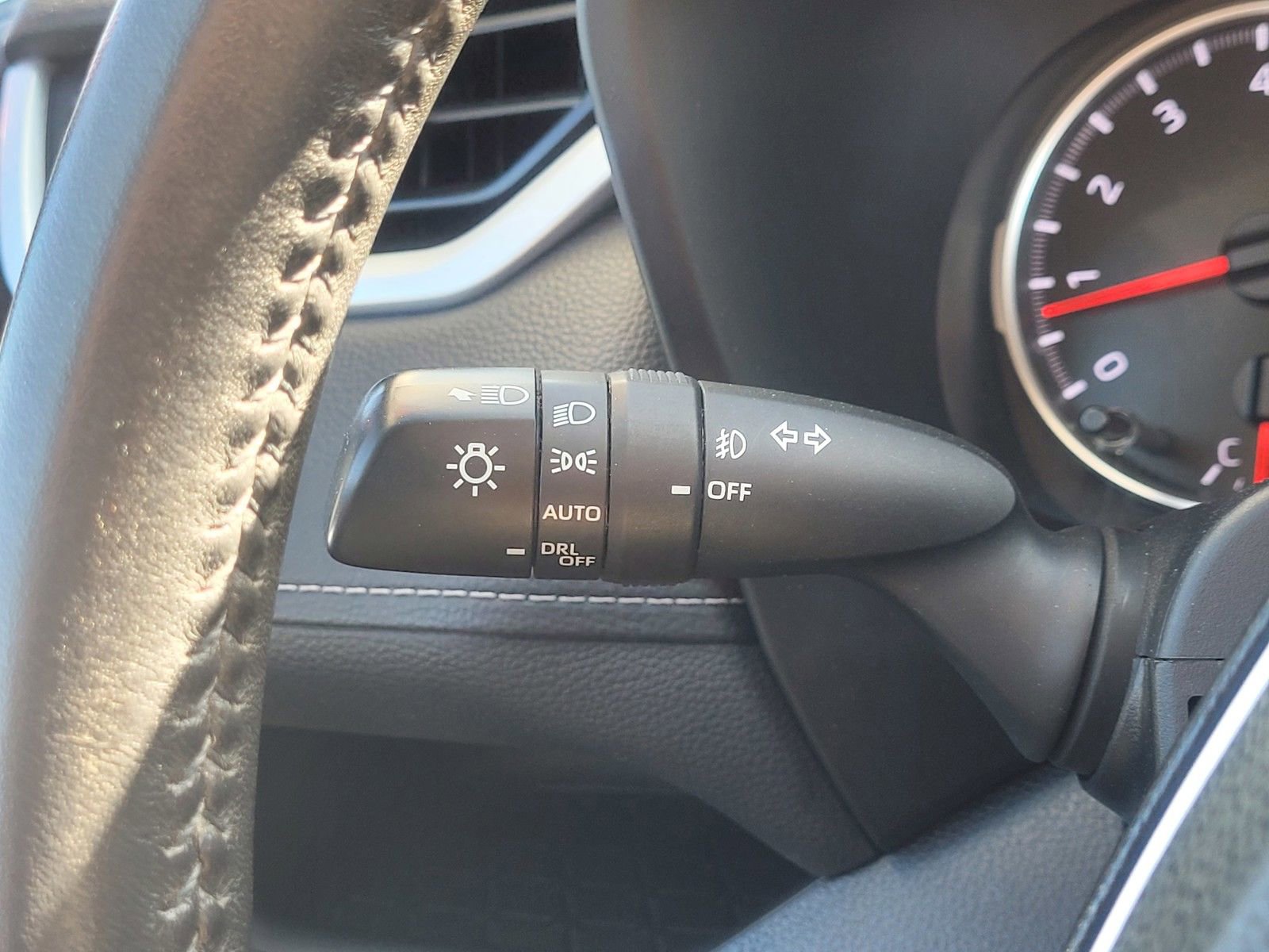 Used 2020 Toyota RAV4 XLE Premium image 24