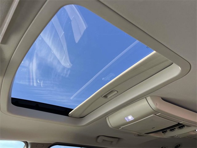 Used 2013 Chrysler Town & Country Touring-L w/ Driver Convenience Group image 24