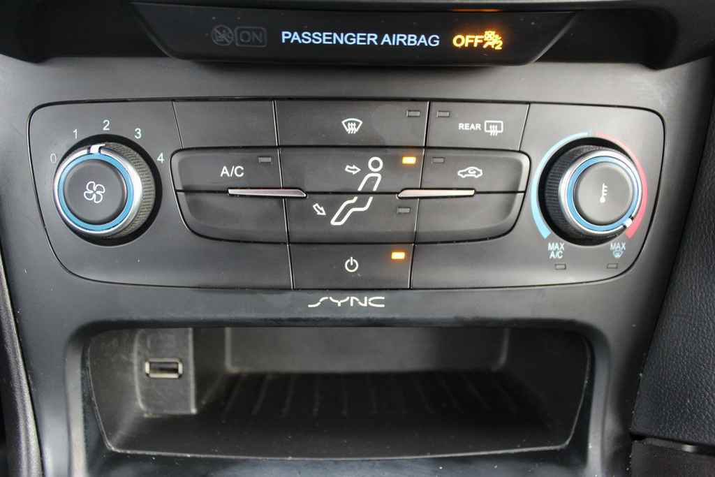 Used 2018 Ford Focus SE image 22