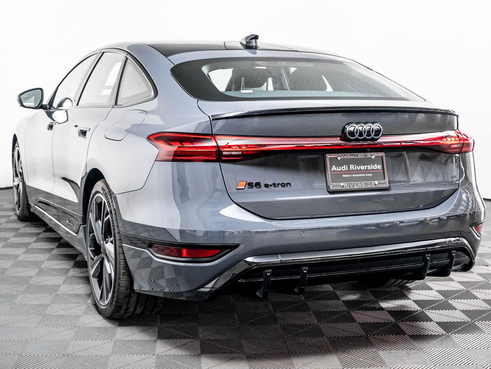 New 2027 Audi S6 e-tron Premium Plus AWD/4WD image 2