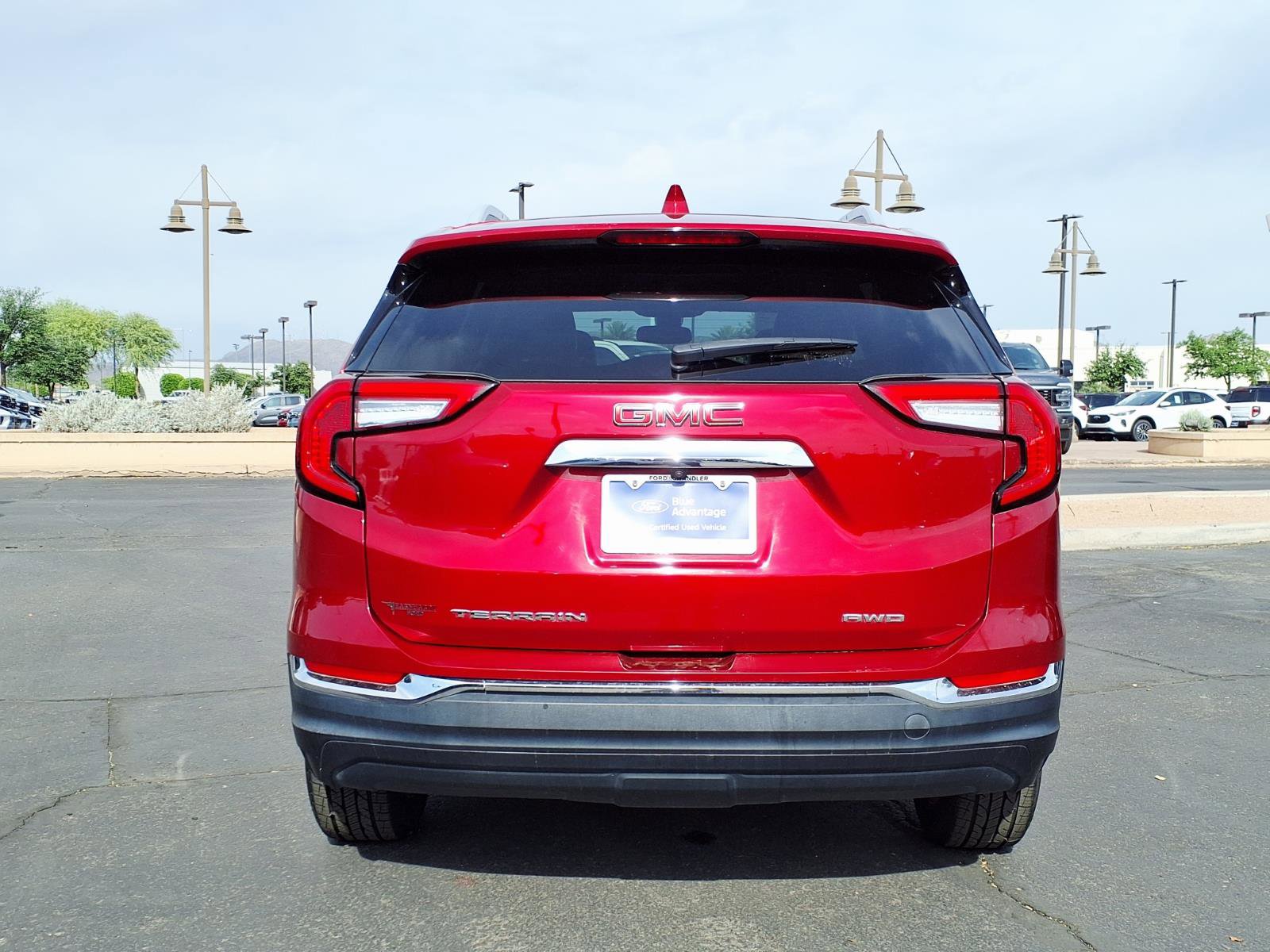 Used 2023 GMC Terrain SLT image 5