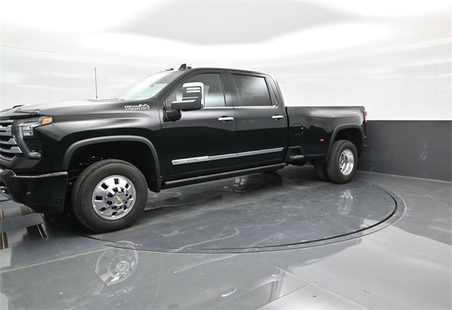 New 2026 Chevrolet Silverado 3500 High Country w/ Technology Package image 3